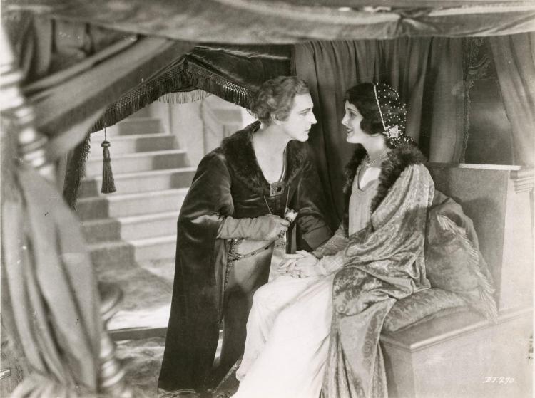 Lionel Barrymore and Mary Astor in "Don Juan"