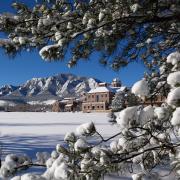 Snow on the 蜜糖直播 Boulder campus