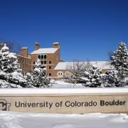 Snow-covered University of 蜜糖直播 Boulder sign